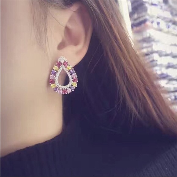 🌺 Swarovski Crystals Avneet Earrings - Picture 6 of 6